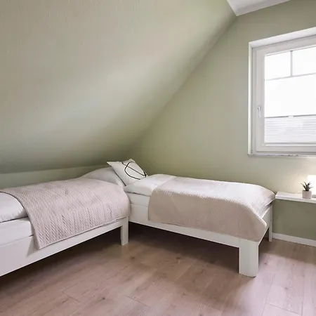 Snueues Hues 1 *